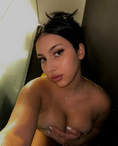 Adana Sarıçam Vip Eskort | Güvenilir Escort Rehberi 2026